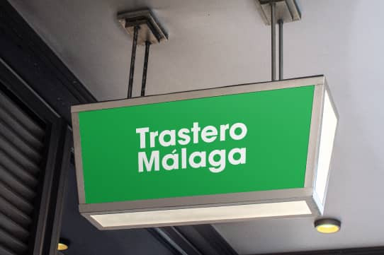 Instalaciones de nuestra empresa e alquiler de trasteros en Málaga Teatinos. Fachada de nuestra tienda e instalaciones.